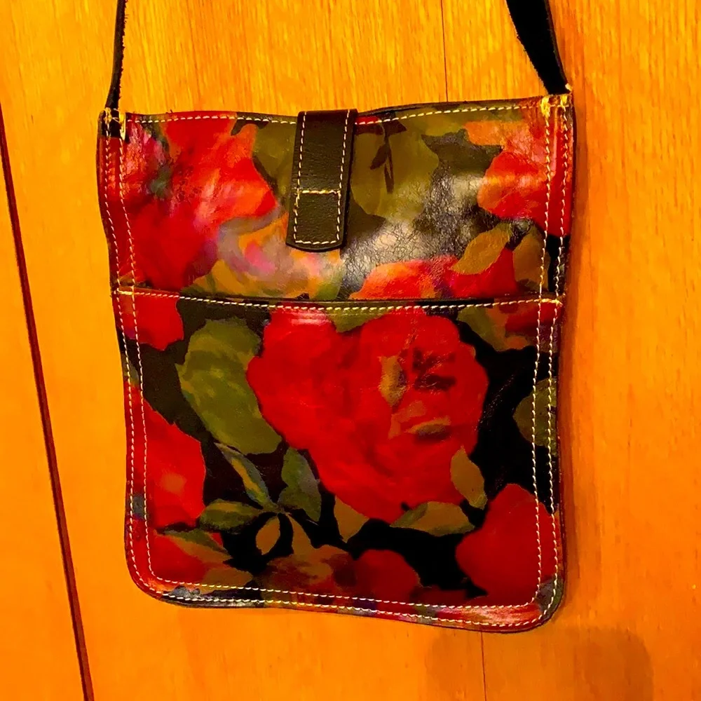 Patricia Nash Venezia Pouch rose floral print zip purse slim crossbody bag EUC